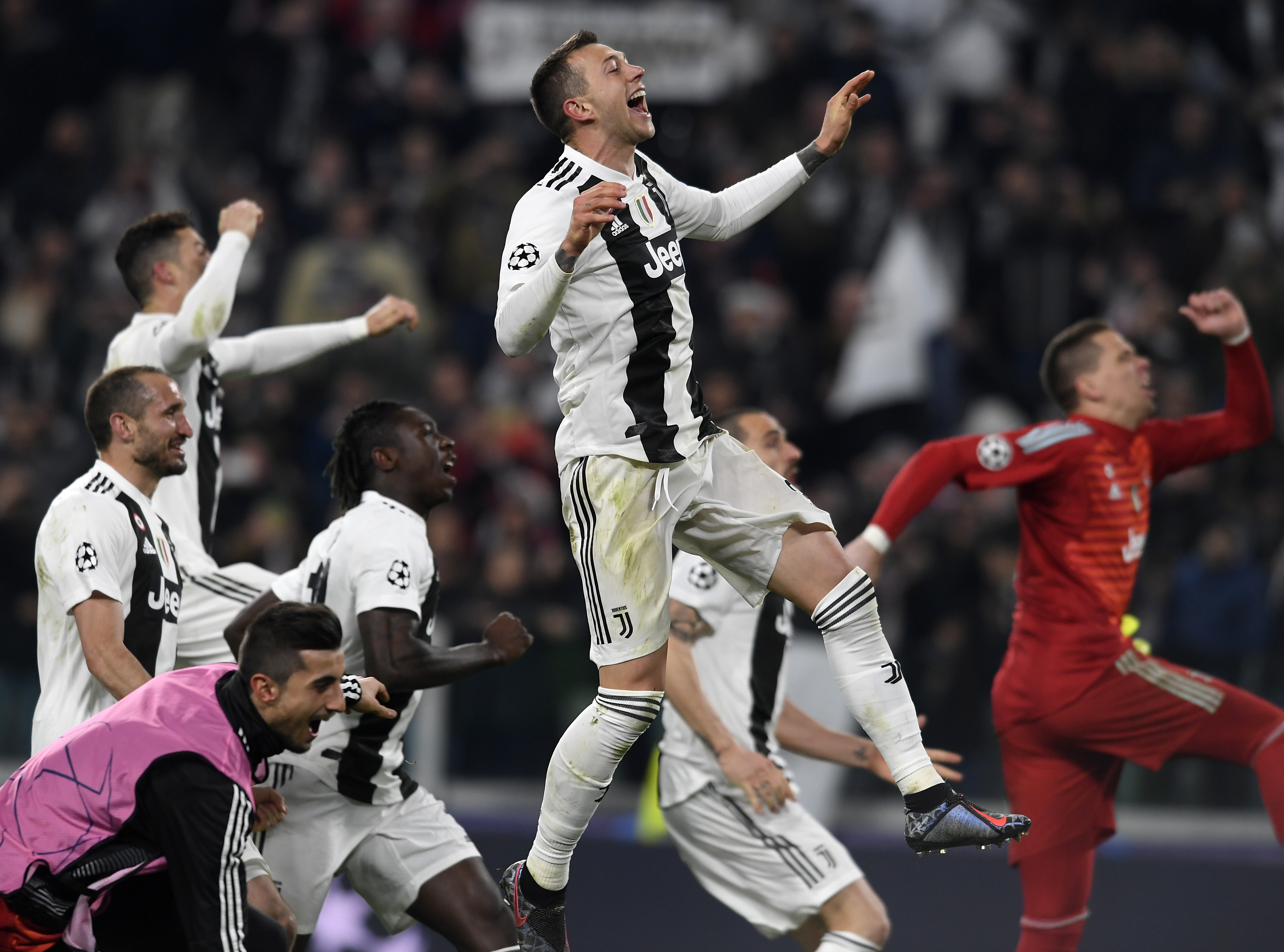 包含熟悉的胜利曲调,尤文图斯再胜一仗的词条 包含熟悉的胜利曲调,尤文图斯再胜一仗的词条