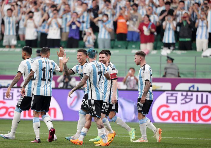 关于非洲球队斩获历史性胜利,晋级国际足联全明星赛的信息 关于非洲球队斩获历史性胜利,晋级国际足联全明星赛的信息