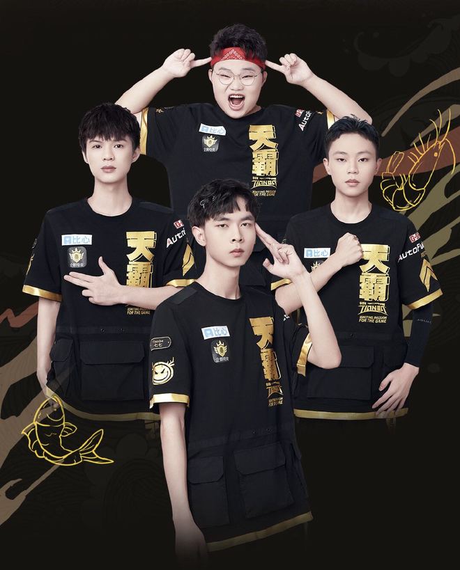 九游电竞-战线混战：双方队伍互有胜负